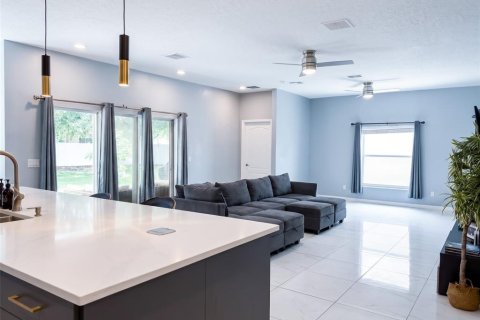 Casa en venta en Orlando, Florida, 4 dormitorios, 264.96 m2 № 2425422 - foto 4