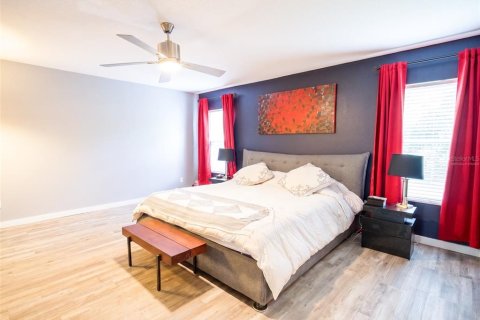 Casa en venta en Orlando, Florida, 4 dormitorios, 264.96 m2 № 2425422 - foto 13
