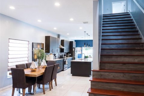 Casa en venta en Orlando, Florida, 4 dormitorios, 264.96 m2 № 2425422 - foto 17