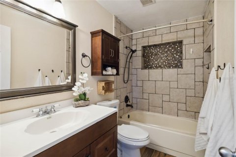 House in Orlando, Florida 3 bedrooms, 185.43 sq.m. № 1786459 - photo 23