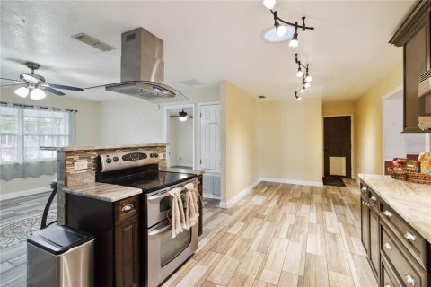 House in Orlando, Florida 3 bedrooms, 185.43 sq.m. № 1786459 - photo 12