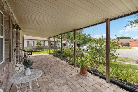 House in Orlando, Florida 3 bedrooms, 185.43 sq.m. № 1786459 - photo 4