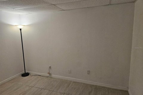 Immobilier commercial à vendre à Spring Hill, Floride: 6 chambres, 206.24 m2 № 2433678 - photo 18