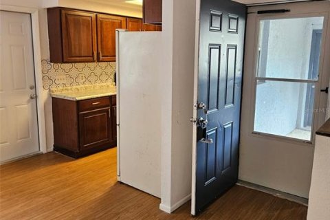 Immobilier commercial à vendre à Spring Hill, Floride: 6 chambres, 206.24 m2 № 2433678 - photo 3