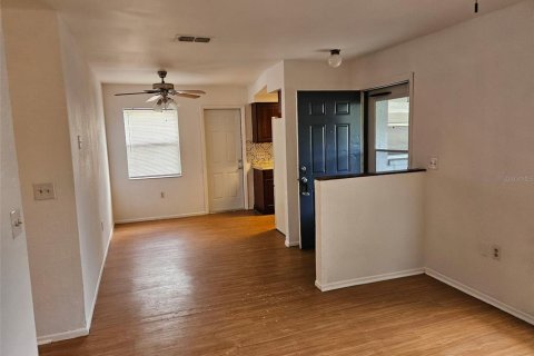 Immobilier commercial à vendre à Spring Hill, Floride: 6 chambres, 206.24 m2 № 2433678 - photo 4