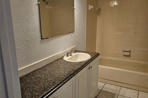 Immobilier commercial à vendre à Spring Hill, Floride: 6 chambres, 206.24 m2 № 2433678 - photo 19