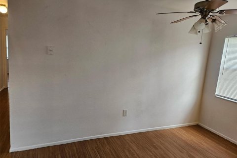 Immobilier commercial à vendre à Spring Hill, Floride: 6 chambres, 206.24 m2 № 2433678 - photo 6