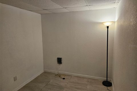 Immobilier commercial à vendre à Spring Hill, Floride: 6 chambres, 206.24 m2 № 2433678 - photo 17