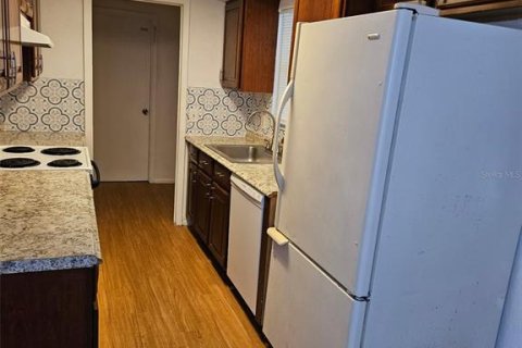 Immobilier commercial à vendre à Spring Hill, Floride: 6 chambres, 206.24 m2 № 2433678 - photo 10