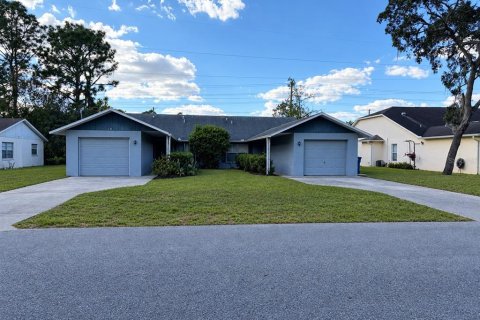 Immobilier commercial à Spring Hill, Floride 6 chambres, 206.24 m2 № 2433678