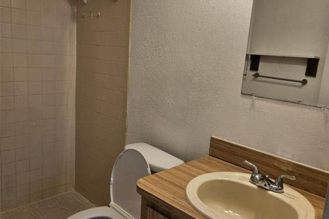 Immobilier commercial à vendre à Spring Hill, Floride: 6 chambres, 206.24 m2 № 2433678 - photo 26