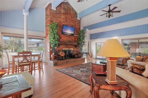 Condominio en venta en Largo, Florida, 1 dormitorio, 76.55 m2 № 1902585 - foto 4