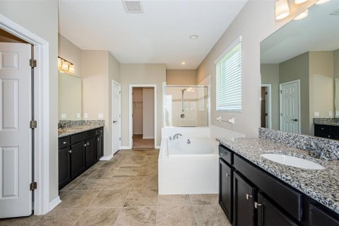 Casa en venta en Wesley Chapel, Florida, 5 dormitorios, 370.12 m2 № 1917618 - foto 26
