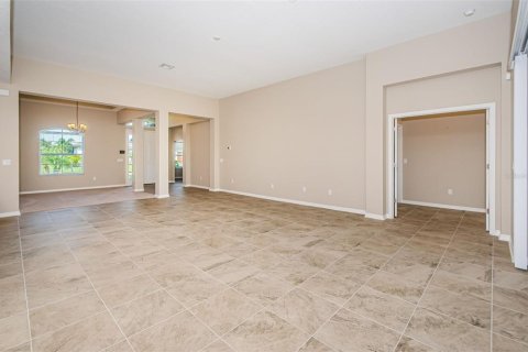 Casa en venta en Wesley Chapel, Florida, 5 dormitorios, 370.12 m2 № 1917618 - foto 15