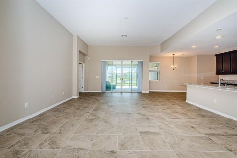 Casa en venta en Wesley Chapel, Florida, 5 dormitorios, 370.12 m2 № 1917618 - foto 13
