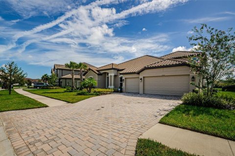 Casa en venta en Wesley Chapel, Florida, 5 dormitorios, 370.12 m2 № 1917618 - foto 11
