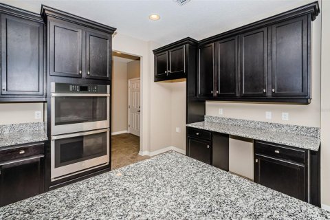 Casa en venta en Wesley Chapel, Florida, 5 dormitorios, 370.12 m2 № 1917618 - foto 16