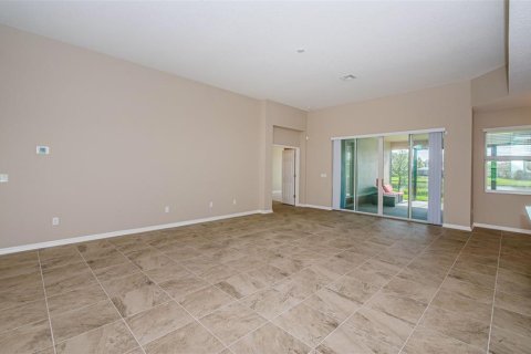 Casa en venta en Wesley Chapel, Florida, 5 dormitorios, 370.12 m2 № 1917618 - foto 22
