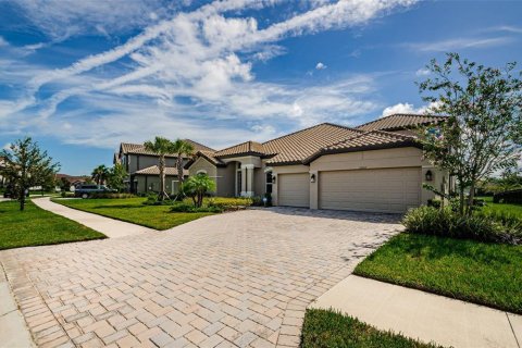Casa en venta en Wesley Chapel, Florida, 5 dormitorios, 370.12 m2 № 1917618 - foto 6