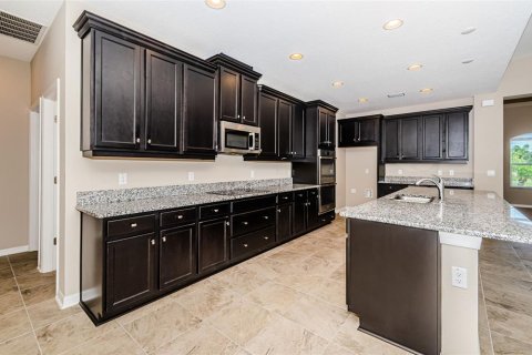 Casa en venta en Wesley Chapel, Florida, 5 dormitorios, 370.12 m2 № 1917618 - foto 19