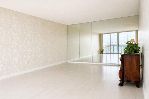 Apartment in Clearwater, Florida 1 bedroom, 137.4 sq.m. № 2216538 - photo 6