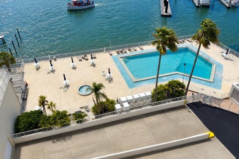 Apartment in Clearwater, Florida 1 bedroom, 137.4 sq.m. № 2216538 - photo 22