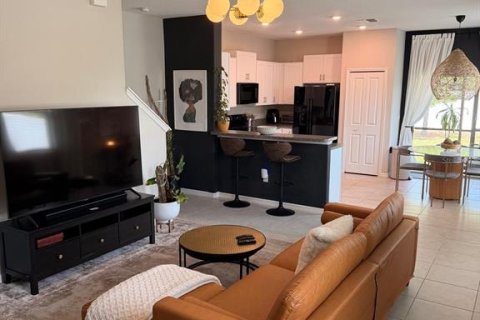Townhouse in Tampa, Florida 2 bedrooms, 143.81 sq.m. № 2198442 - photo 6