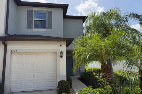Townhouse in Tampa, Florida 2 bedrooms, 143.81 sq.m. № 2198442 - photo 4