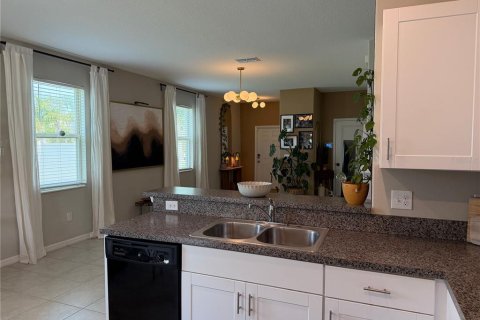 Townhouse in Tampa, Florida 2 bedrooms, 143.81 sq.m. № 2198442 - photo 16