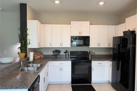 Townhouse in Tampa, Florida 2 bedrooms, 143.81 sq.m. № 2198442 - photo 14