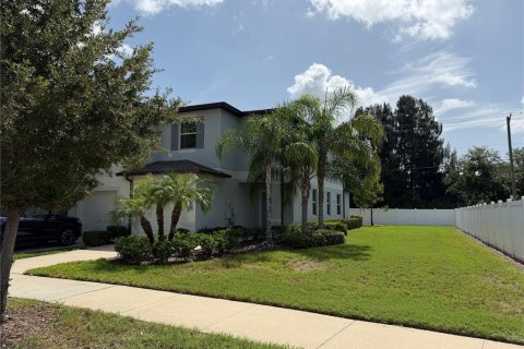 Townhouse in Tampa, Florida 2 bedrooms, 143.81 sq.m. № 2198442 - photo 2