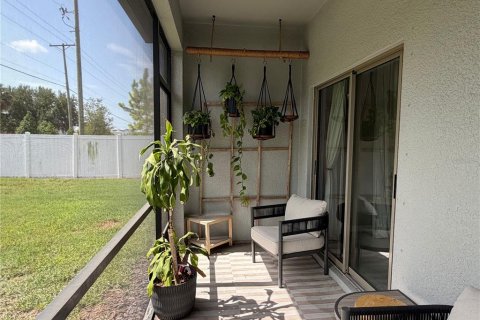 Townhouse in Tampa, Florida 2 bedrooms, 143.81 sq.m. № 2198442 - photo 20