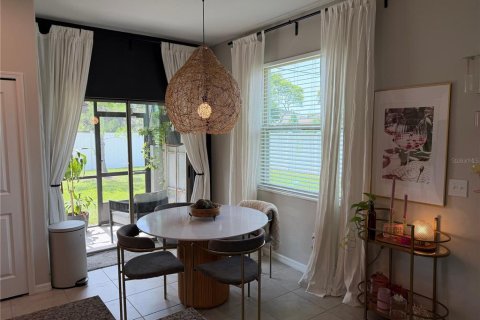 Townhouse in Tampa, Florida 2 bedrooms, 143.81 sq.m. № 2198442 - photo 13