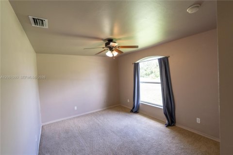 House in Cape Coral, Florida 3 bedrooms № 2181612 - photo 7