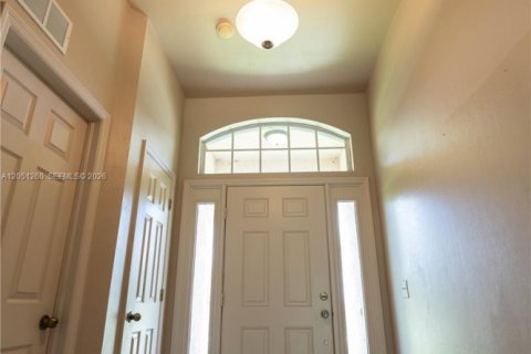 House in Cape Coral, Florida 3 bedrooms № 2181612 - photo 10