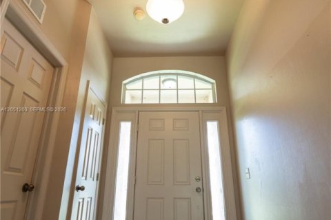 House in Cape Coral, Florida 3 bedrooms № 2181612 - photo 11