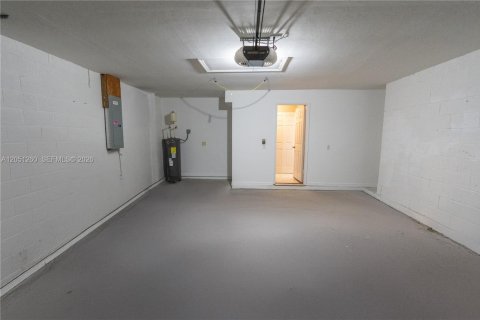 House in Cape Coral, Florida 3 bedrooms № 2181612 - photo 20