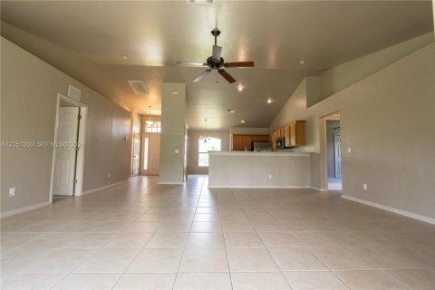 House in Cape Coral, Florida 3 bedrooms № 2181612 - photo 17