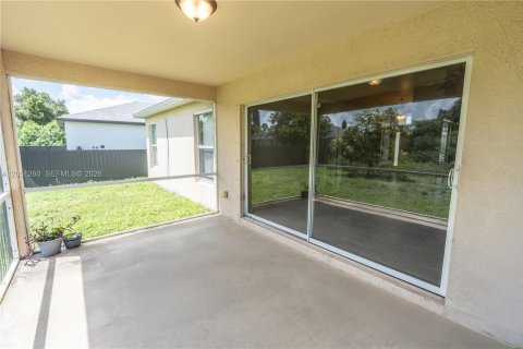 House in Cape Coral, Florida 3 bedrooms № 2181612 - photo 15