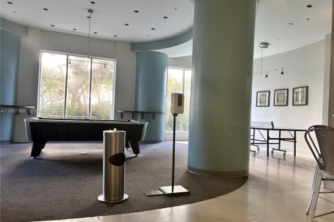 Condominio en venta en Hollywood, Florida, 1 dormitorio, 81.75 m2 № 2052130 - foto 3