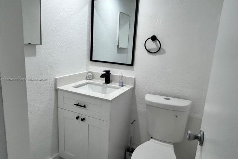 Condominio en venta en Hollywood, Florida, 1 dormitorio, 81.75 m2 № 2052130 - foto 18