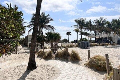 Condominio en venta en Hollywood, Florida, 1 dormitorio, 81.75 m2 № 2052130 - foto 6