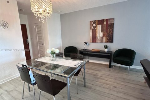 Condominio en venta en Hollywood, Florida, 1 dormitorio, 81.75 m2 № 2052130 - foto 8