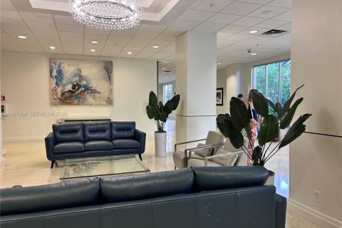 Condominio en venta en Hollywood, Florida, 1 dormitorio, 81.75 m2 № 2052130 - foto 2