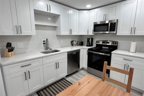 Condominio en venta en Hollywood, Florida, 1 dormitorio, 81.75 m2 № 2052130 - foto 22