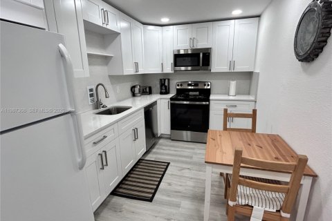 Condominio en venta en Hollywood, Florida, 1 dormitorio, 81.75 m2 № 2052130 - foto 25