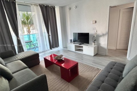 Condominio en venta en Hollywood, Florida, 1 dormitorio, 81.75 m2 № 2052130 - foto 12