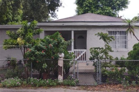 House in Miami, Florida 3 bedrooms, 132.85 sq.m. № 1878559 - photo 3