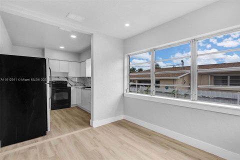 House in Miami, Florida 2 bedrooms № 1875256 - photo 7