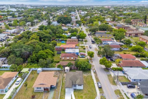 House in Miami, Florida 2 bedrooms № 1875256 - photo 20